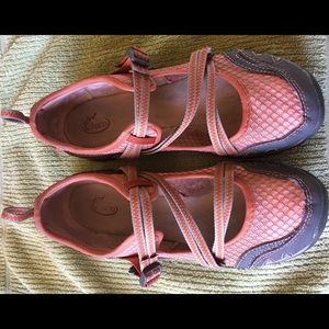 Women’s Outcross MJ Chaco shoes